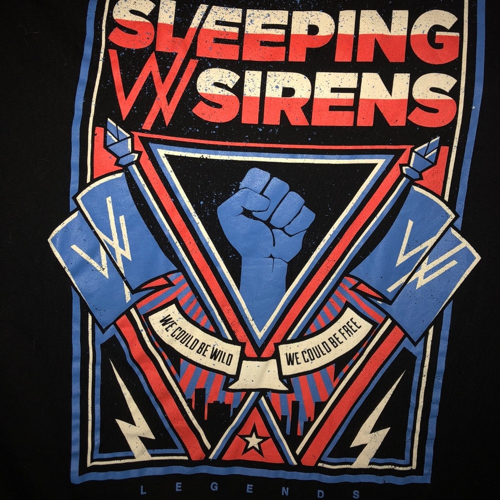 Sleeping With Sirens shirt.